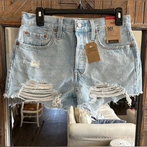 Levi’s 501 shorts, NEW, size 28